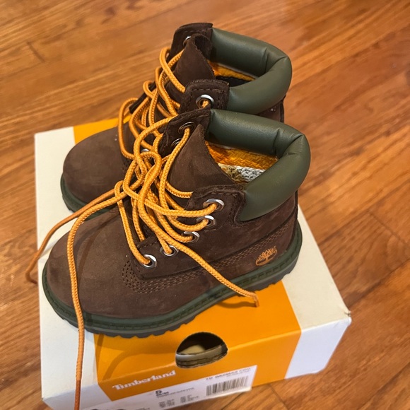 Too small - Picture 3 of 3